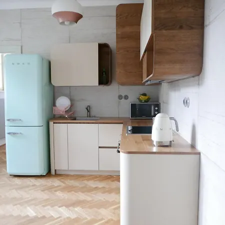 Apartament 3 Bedrooms Spacious Near Castle In Center Bratysława