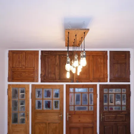 3 Bedrooms Spacious Near Castle In Center Apartament