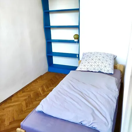 3 Bedrooms Spacious Near Castle In Center Apartament *