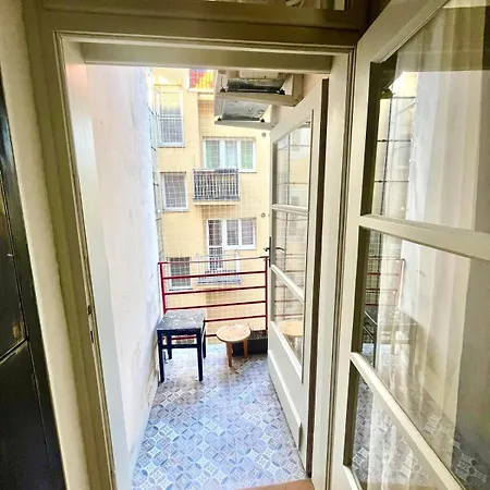 3 Bedrooms Spacious Near Castle In Center Apartament *